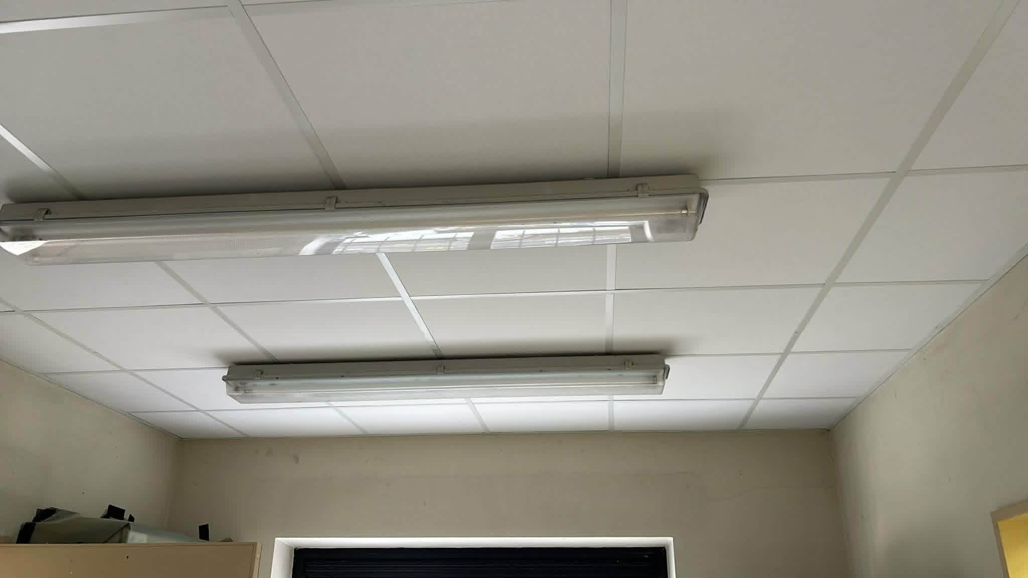 Un plafond en amiante à évacuer