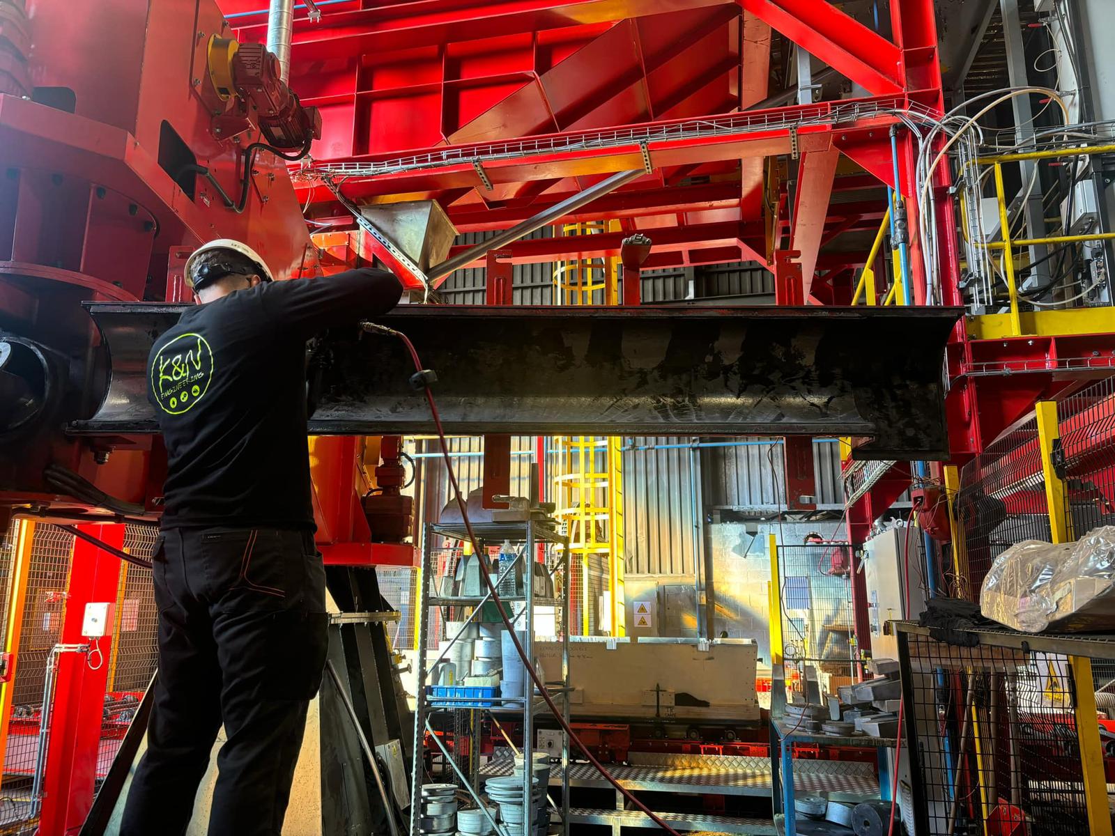 K&N Industrial care, votre partenaire privilégié pour tout nettoyage industriel ou vos besoins en facility services.